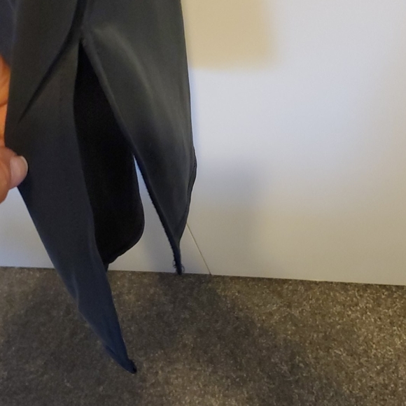 Saks Fifth Avenue - Picture 4 of 4